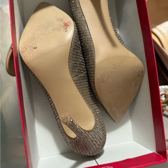 Gold/Silver sparkly heels - Picture 4 of 5